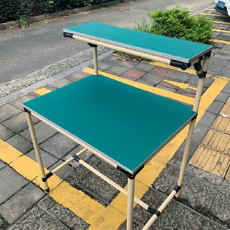 定制防靜電工作臺 15mm厚度夾板綠色防靜電皮白色封邊 調(diào)節(jié)小腳杯