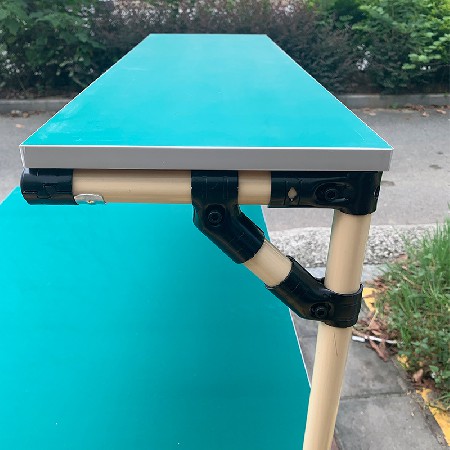 定制防靜電工作臺 15mm厚度夾板綠色防靜電皮白色封邊 調(diào)節(jié)小腳杯